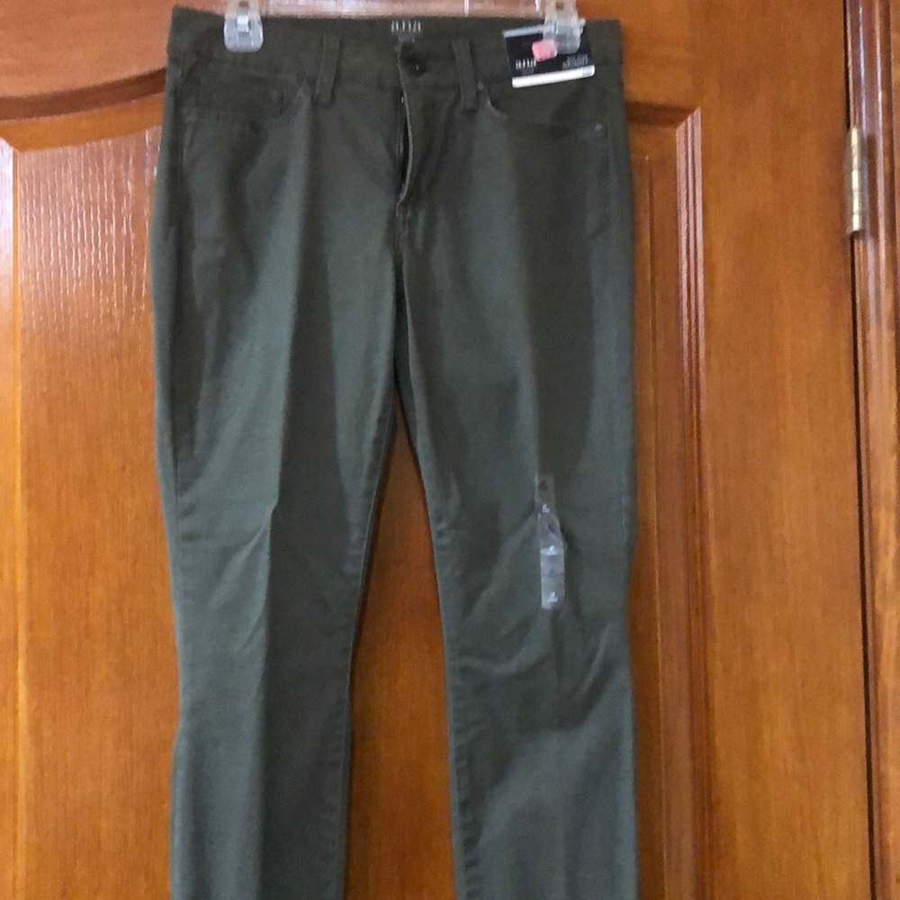 Brand new Women’s jeans.